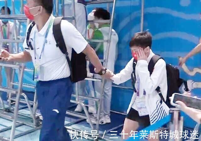 |全运会跳水严重失误！场面太搞笑，裁判们商量半天：0分！