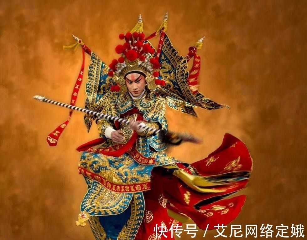 头盔@武将背后插旗,到底是京剧的夸张还是历史上真实的存在?