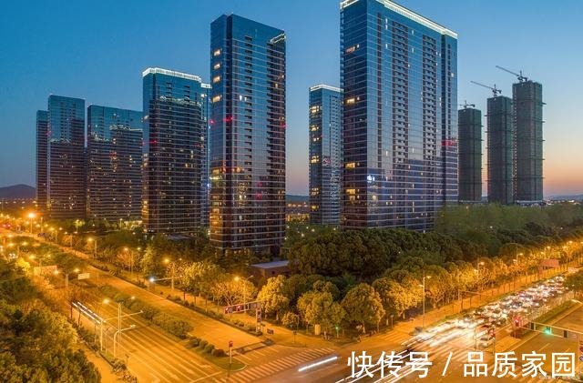 楼市|楼市市场全面洗牌，地产8月相关数据全数下跌