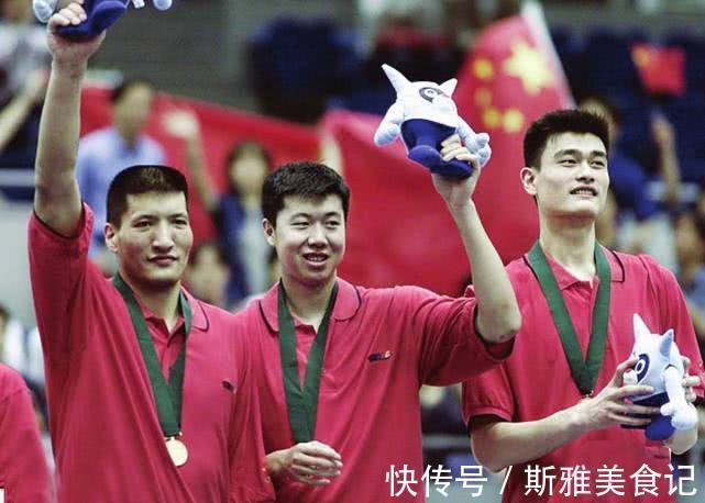 美国男篮|男篮史上唯一次胜美国，为何被批作弊？中国三大长城疑似超龄参赛