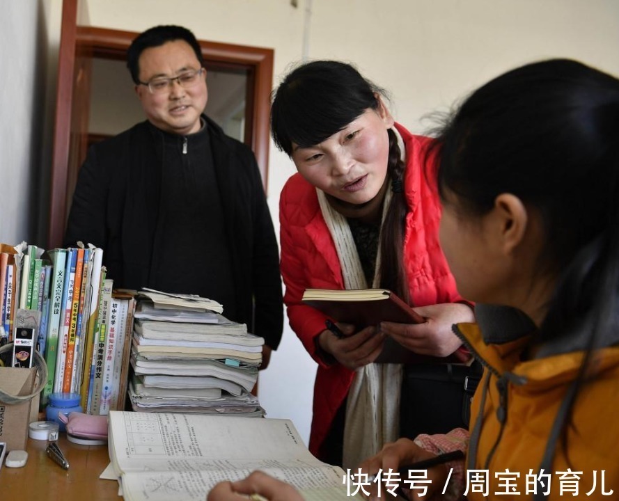 小便宜|两张普通的吃饭照引争议，人穷和心穷的妈妈，孩子差距很明显