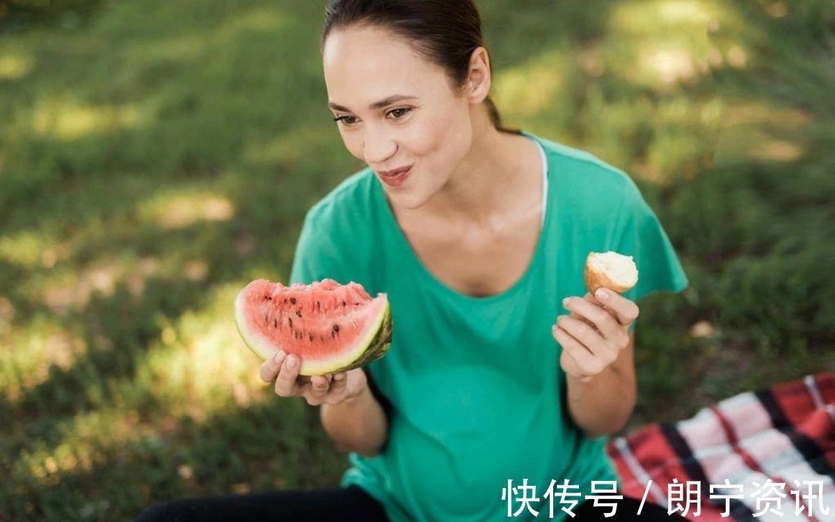孕妇|33岁孕妈连吃半个月西瓜,时隔两个月产检,医生都替她心疼胎儿