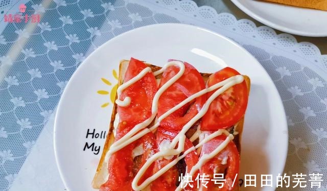 芝士培根煎蛋三明治|超简单的早餐自制三明治，这样做营养均衡又美味，完胜外卖~！