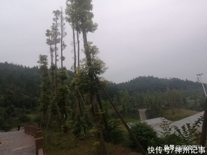 蓬安|逛游百牛赞歌广场，这里风景独好