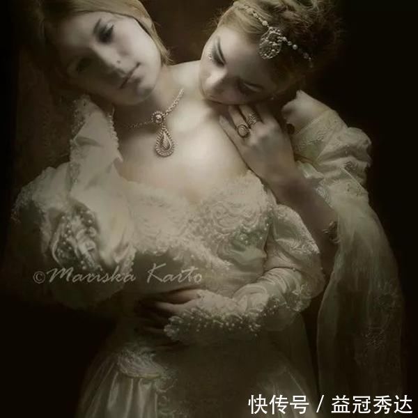 逼真|荷兰艺术家人体油画中的性感女郎,细腻逼真,身材惹火