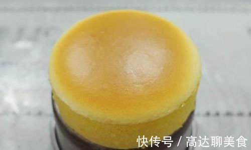 清流|在芝士蛋糕中算是一股清流，对蛋糕的回缩有很大的帮助，轻芝士蛋糕