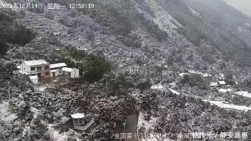 唱戏|白雁坑村今冬的第一场雪！还有人在雪中唱戏~