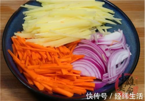 美味|粉条里打2个鸡蛋,从没见过这做法,操作实在太厉害,营养又美味