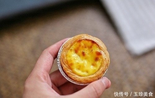 2个鸡蛋加点牛奶,教你自制懒人蛋挞,外酥内嫩,味道秒杀kfc
