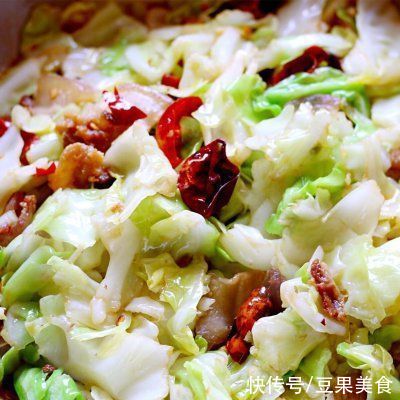 想吃|这#用美食,讲故事#手撕包菜连吃3天了!明天还想吃