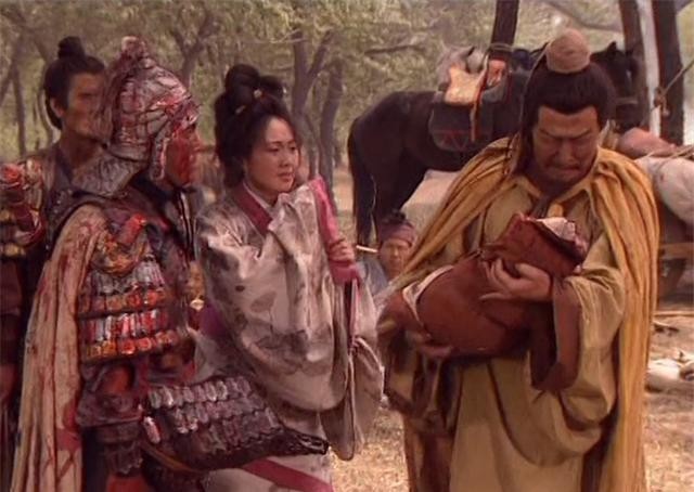 诸葛亮|刘备临死，有一事放心不下，诸葛亮只用1招，结局令3人满意！