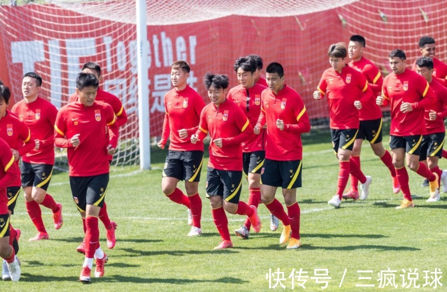 李霄鹏|李霄鹏连遭重创,曝国足多人确诊,除了艾克森竟还有球员感染病毒
