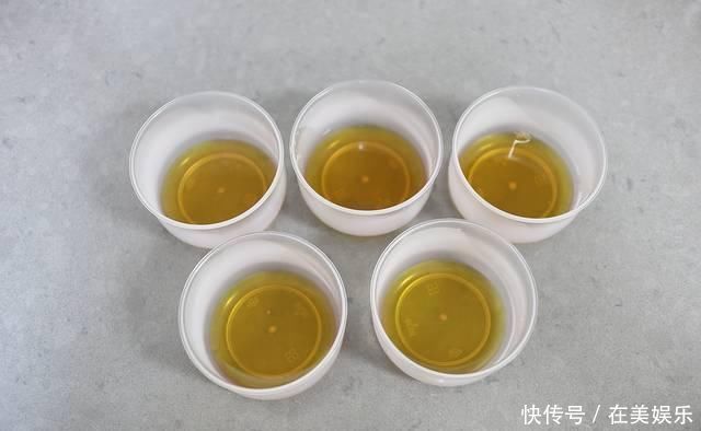 人气焦糖乳酪布丁烧，1杯甜点3个口感，冷藏后的口感赛过冰淇淋