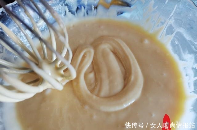 杯子蛋糕是个爆浆美味甜品,操作简单不用打发,好看又好吃哦