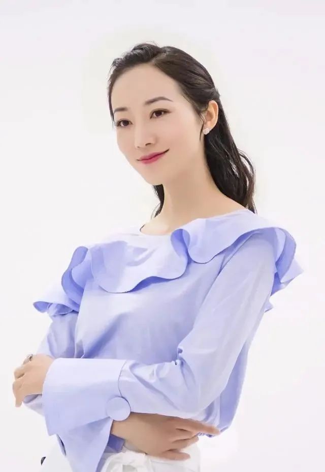 亲爱的!韩雪的感谢信曝光,其硬笔字迹亦惊艳,细腻稳重,晋唐风,明清趣