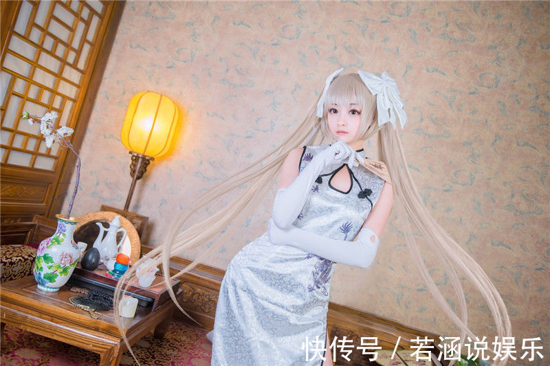 旗袍|清纯穹妹cos，修身旗袍绝美，白丝袜今日最佳