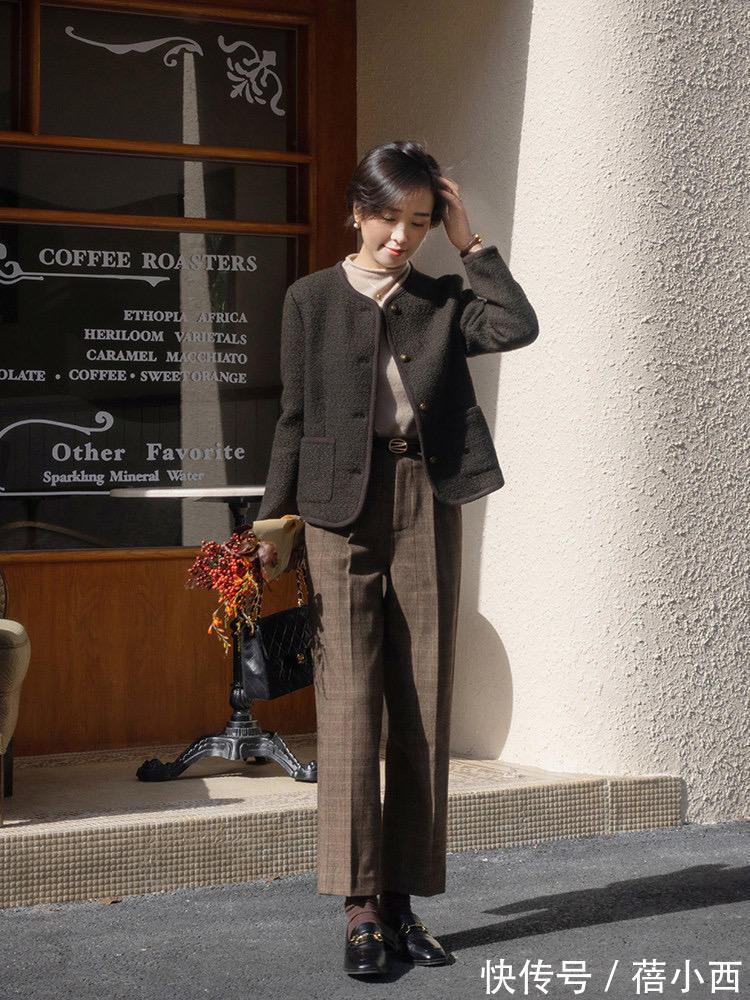 半身裙|“短外套”是优雅女人的穿搭必备,配半身裙、裤子都自带高级感