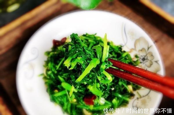 萝卜缨|“天然开塞露”被发现,通便滑肠,一次吃一盘,轻松排空黑宿便!