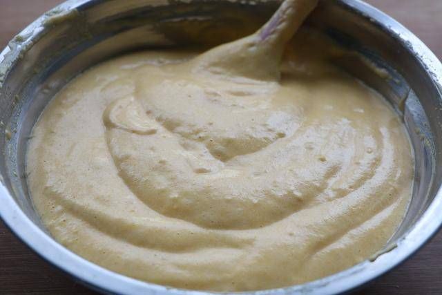 玉米面加5个鸡蛋，不加1滴油1滴水，又香又软，比发糕好吃10倍！