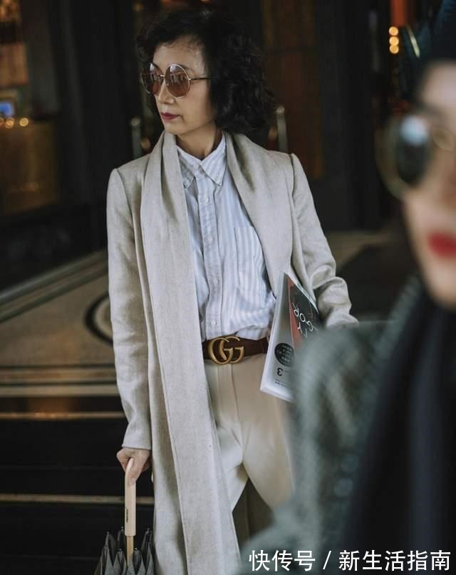 穿搭 50岁女人别总穿“老一套”，试试这5组穿搭！谁见了都得夸年轻！
