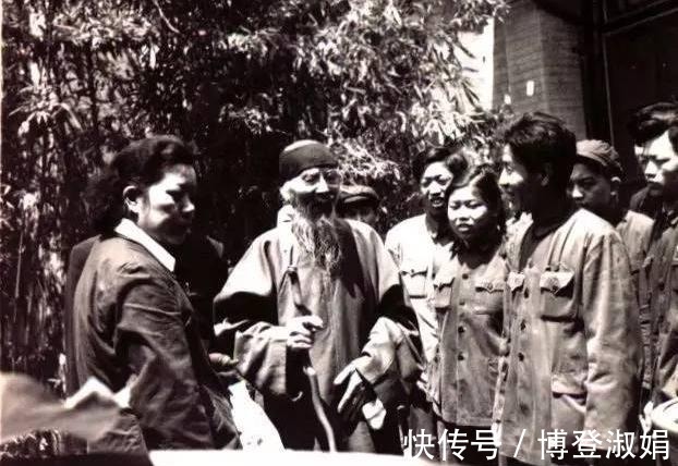 荣宝斋|这个盖章方法,原来是齐白石自创的防伪秘技!