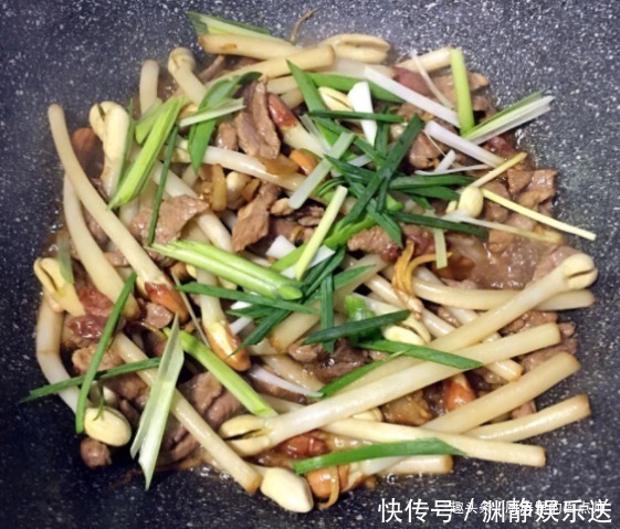 花生芽|天然“清肠高手”是它，隔天吃一盘，雀斑不来找，腰围变细还滋补