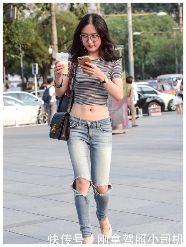 气质|街头美女的“白色系”穿搭,穿出“复古风”,秀出不一样的气质