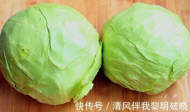 包菜挑“重”好还是“轻”好,很多人选错了,难怪不脆不新鲜!
