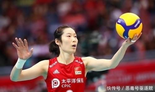 河南女排|1米91強力接應(yīng)輔佐朱婷！新丁霞為女排隊長傳球，郎平?jīng)Q策挺正確