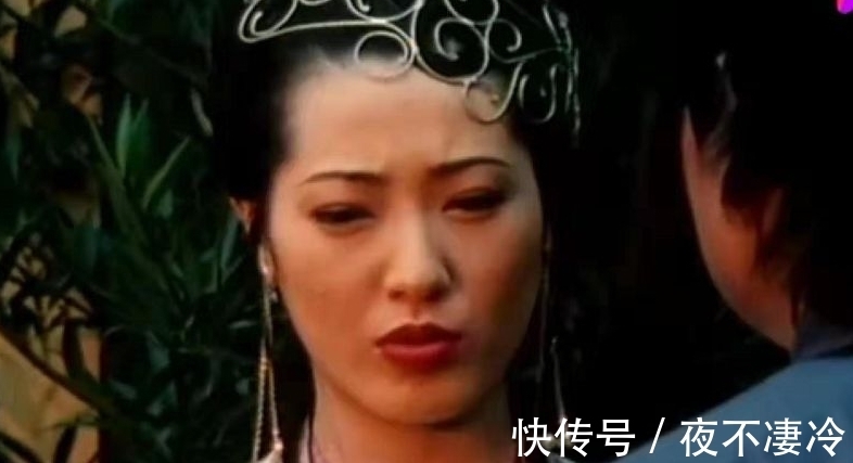 李桂姐!金瓶梅名场面赏析:吴月娘雪夜焚香,一篇祝词看透吴月娘的心机