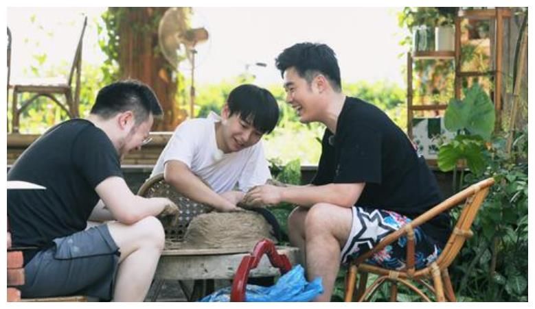 向往的生活5 《向往5》迎来“四季元老”,他把蘑菇屋当自己家,下期未播先火