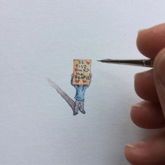 兴趣爱好@她是3个孩子的妈,做全职主妇后用指甲般大小的迷你画,人生一路开挂!