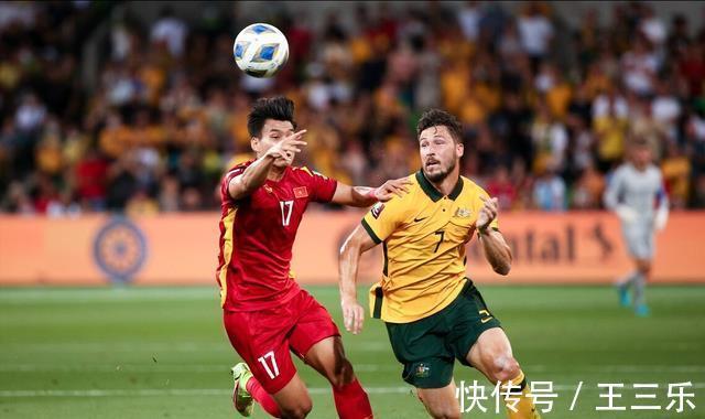 12强赛|从4-3到3-2!中国队10连胜!7连败后,12强赛0分主帅豪言赢下国足