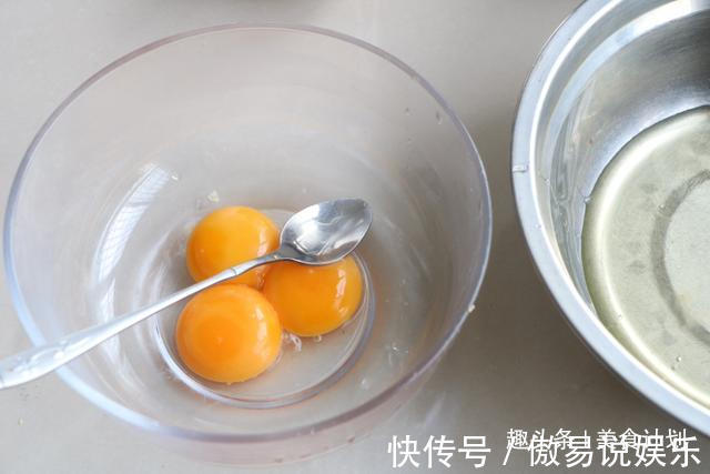 小米里加3个鸡蛋,不用烤不用煎,健脾养胃,我家隔三差五做一锅