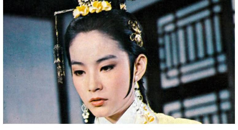 原本她才是導(dǎo)演中意的許仙，卻因片酬太少而拒演，最終成全了葉童