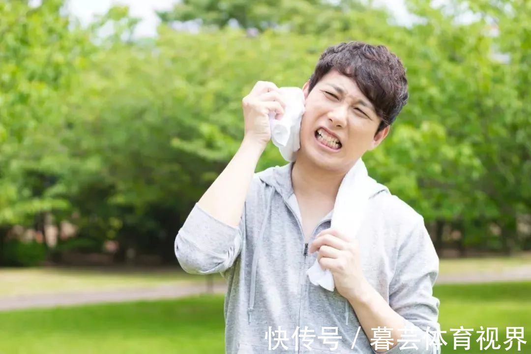 吹风|为啥有人动不动就一身汗,有人再热也不出汗?老中医告诉你答案!