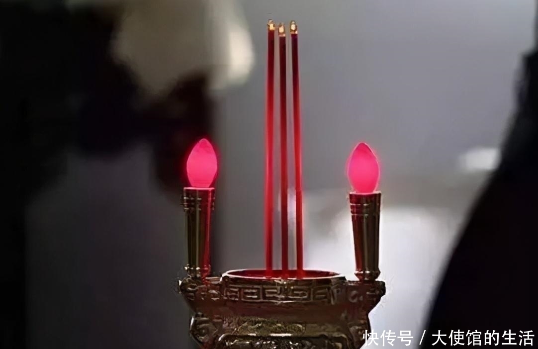 俗语“富人爱烧香”,为啥烧香烧三根这背后的寓意你了解多少