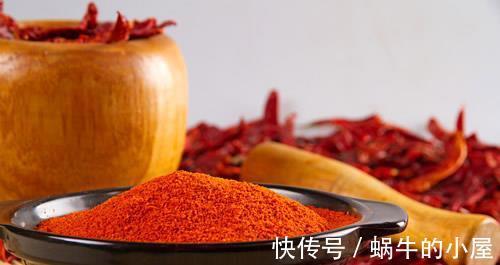 搅拌均匀|炸辣椒油，别傻傻的只会浇热油，多加1步，辣油香辣红亮，贼香！