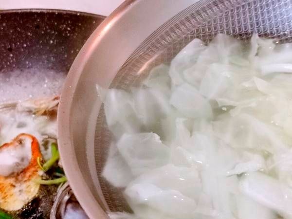 鱼炖豆腐,怎么煮都好吃,冷水或热水下锅才能最美味呢?