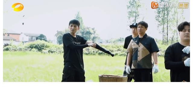 彭昱暢|張子楓與梁靖康互動(dòng)不避嫌，彭昱暢故意拱火，差點(diǎn)讓黃磊下不了臺