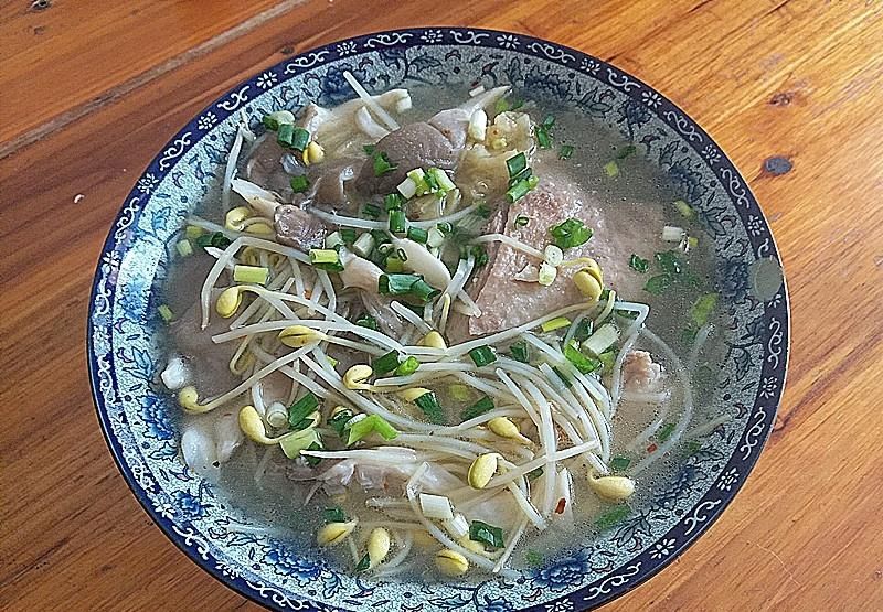 冬天多做此汤，增强免疫力，简单一煮酸辣鲜美，家人爱吃少生病