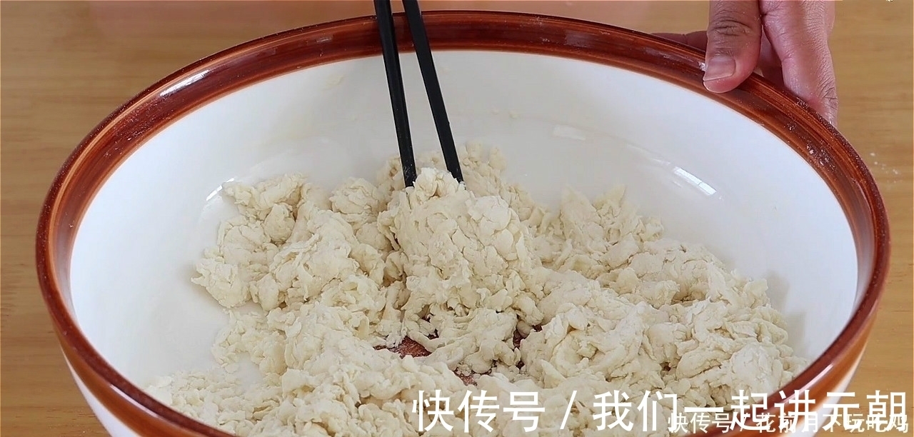 做法|立秋后，早餐试试这样做，柔软多层又清香，做法简单又营养