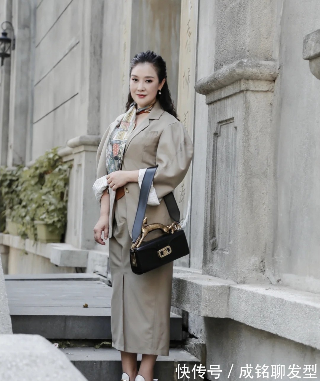 穿搭|50岁女人拒绝“妈妈装”,学学这几位博主的穿搭,文艺优雅显年轻