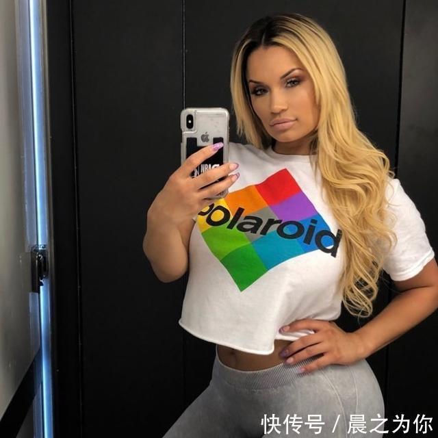 逆袭|34岁单亲妈妈,凭借好身材,逆袭成知名模特,如今的她让人羡慕