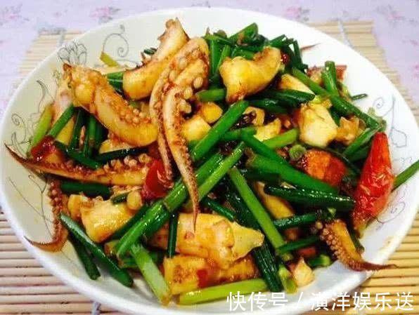 精选美食推荐凉拌豆腐皮,腰果虾仁,香煎鱼排的做法