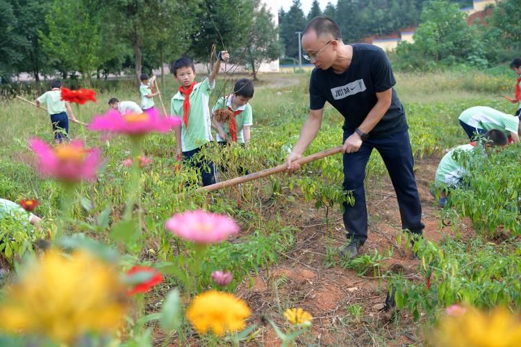 李长|致敬!乡村教师——慢慢变老的他们,心中依然是少年