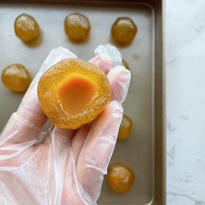 流心月饼|焦糖流心凤梨月饼