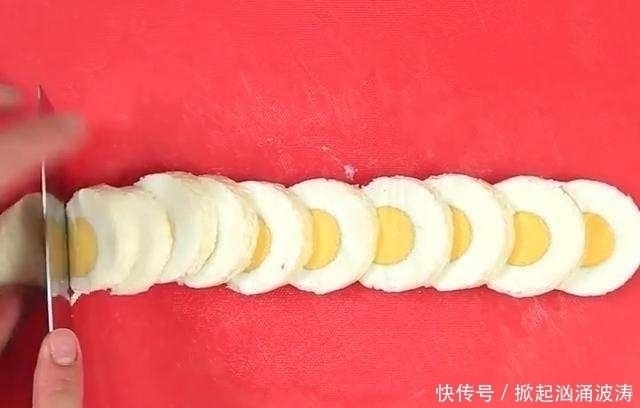 奇葩|鸡蛋的奇葩吃法，第一次见到，真是脑洞大开