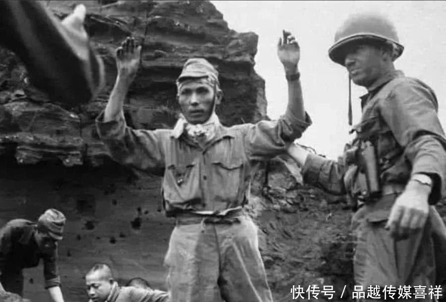 回国|日本败后,回国士兵有多惨?看看这些照片,街头擦皮鞋都是幸福的