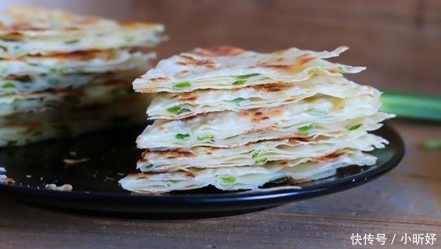 必不可少|中国姑娘在国外卖小吃,30元一份,1天卖500份,老外吃不腻